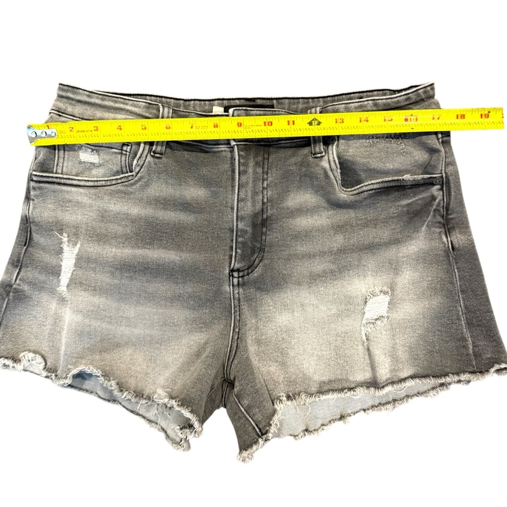 Kut from the Kloth Jane High Rise Gray Wash Jean Shorts Frayed Distressed 12 - Picture 6 of 8